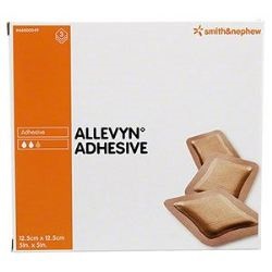 MEDICAZIONE IDROCELLULARE ADESIVA STERILE ALLEVYN ADHESIVE ALTAMENTE ASSORBENTE IN SCHIUMA DI POLIURETANO A STRUTTURA TRISTRATIFICATA 12,5X12,5CM 3 PEZZI - Farmacia Murachelli Di Putelli dr. Giovanni