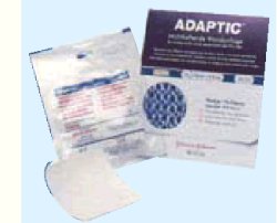 MEDICAZIONE NON ADERENTE STERILE APTIC MISURA 7,6X7,6CM 10 PEZZI 2012ZI - Farmacia Murachelli Di Putelli dr. Giovanni