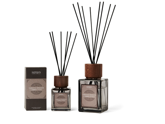 DIFFUSORE BASTONCINI 200 ML TABACCO SPEZIATO E AMBRA PURA 200 ML - Farmacia Murachelli Di Putelli dr. Giovanni